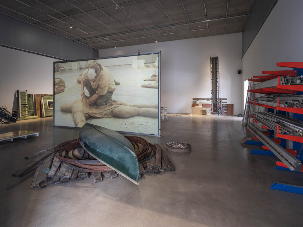 Éva Mag, Det finns en plan för det här, installationsvy. Foto: Jean-Baptiste Béranger