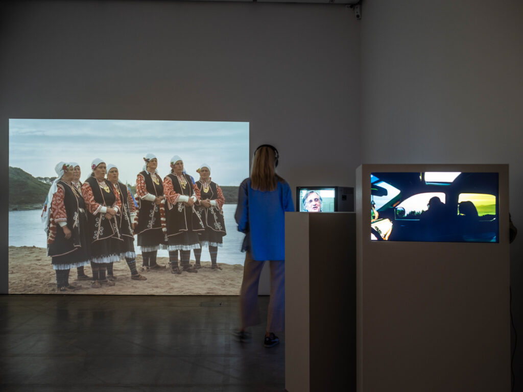 Installation view The World Is Gone, I Must Carry You, Bonniers Konsthall, 2020. Photo: Jean-Baptiste Béranger