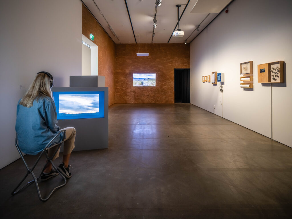 Installation view The World Is Gone, I Must Carry You, Bonniers Konsthall, 2020. Photo: Jean-Baptiste Béranger