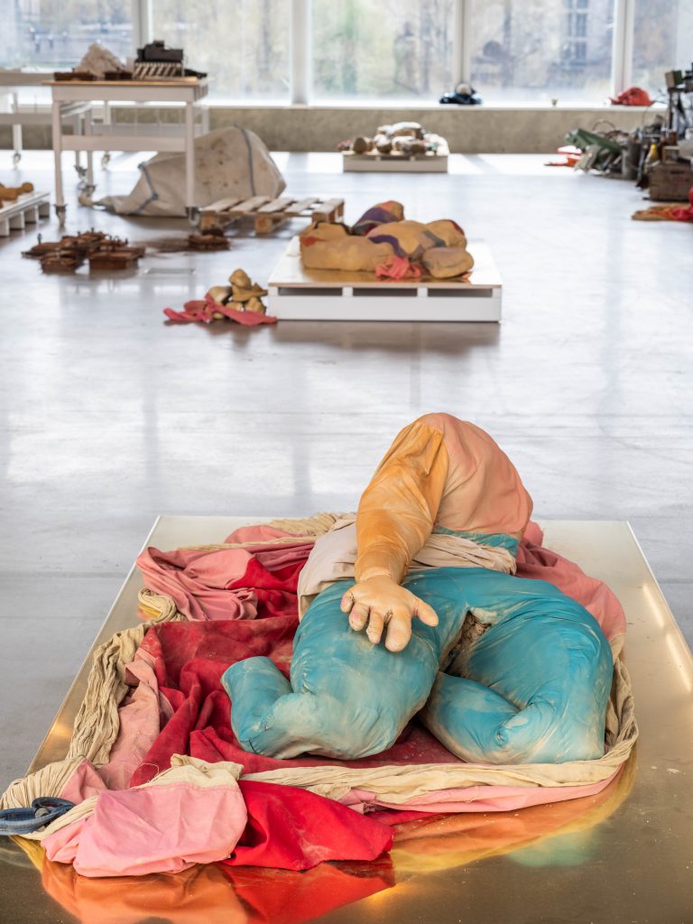 Éva Mag, Det finns en plan för det här, installationsvy. Foto: Jean-Baptiste Béranger