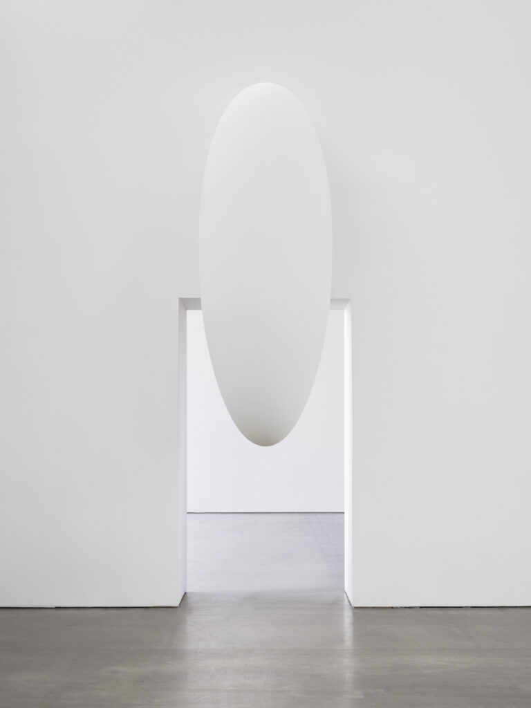 Tarik Kiswanson, Becoming, 2023. Installationsvy, Bonniers Konsthall. Foto: Jean-Baptiste Béranger.