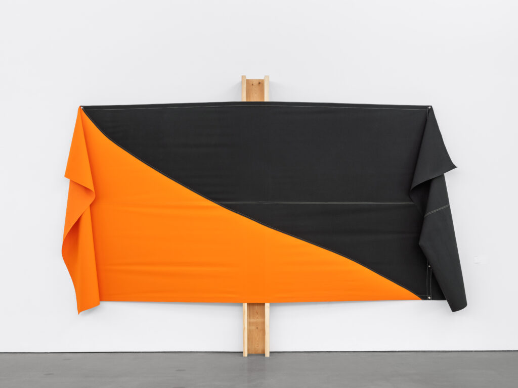 Asier Mendizabal, Hiru’s covers II (Convalecencia), 2026. Foto: Bonniers Konsthall (Jean-Baptiste Béranger)